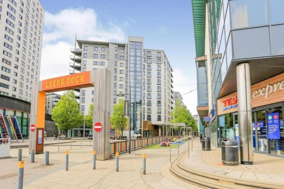 Deluxe River Canal View & Free Secure Parking! Лидс Экстерьер фото